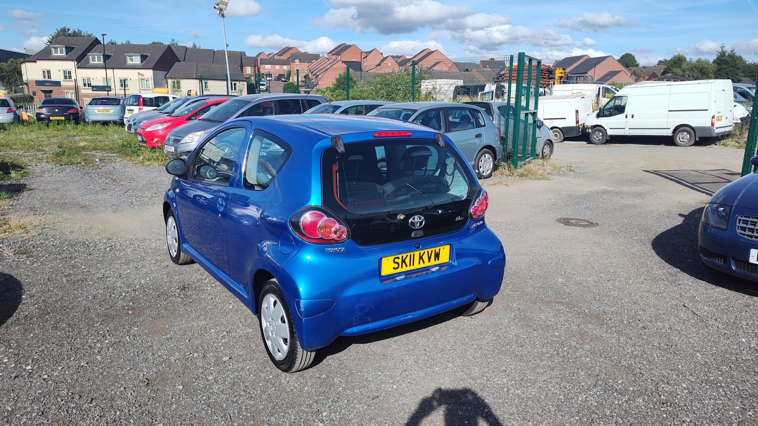 Used Toyota AYGO 2011 for sale - 76718876: Photo 2