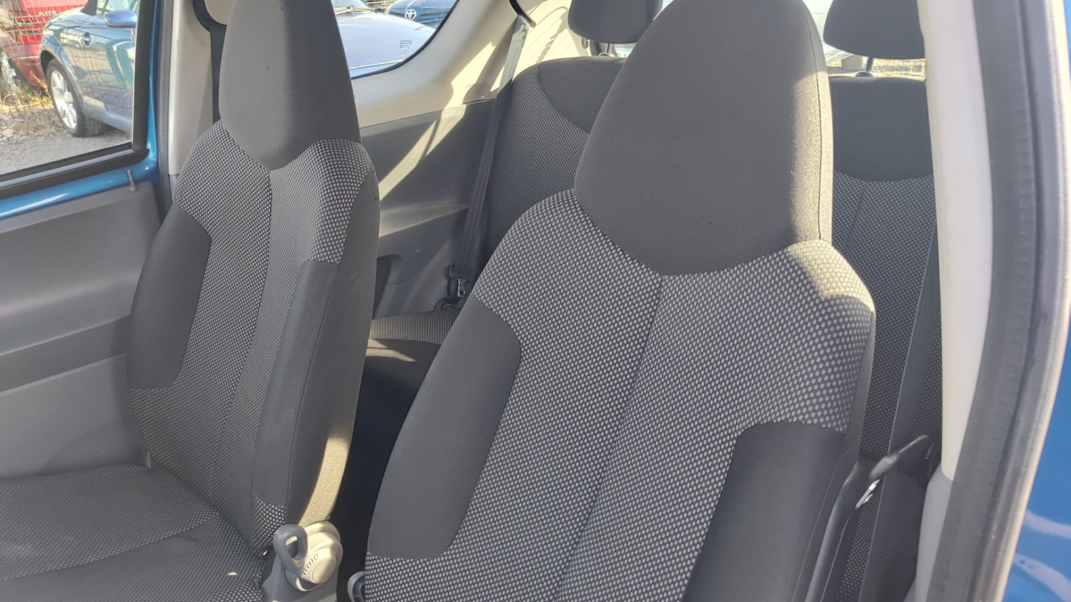 Used Toyota AYGO 2011 for sale - 76718876: Photo 8