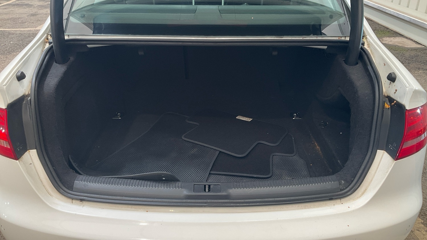 Used Audi A4 2012 for sale - 76718670: Photo 8