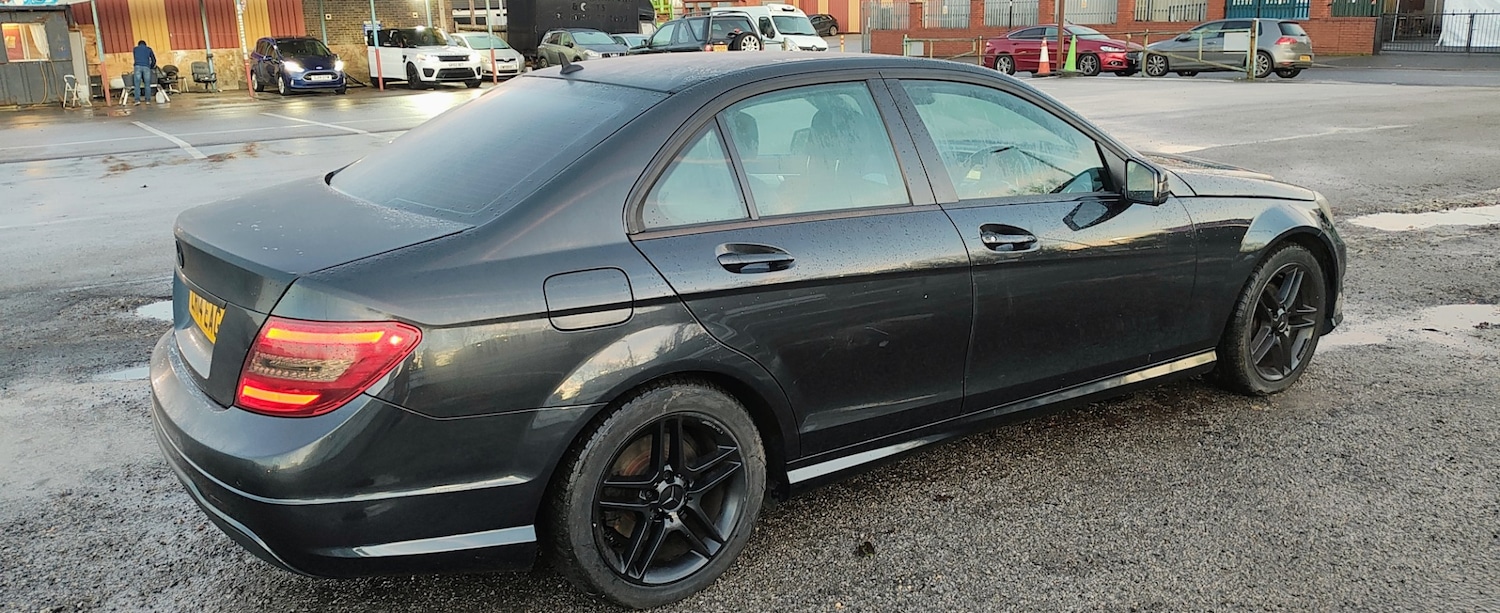 Used Mercedes-Benz C Class 2014 for sale - 76718848: Photo 6