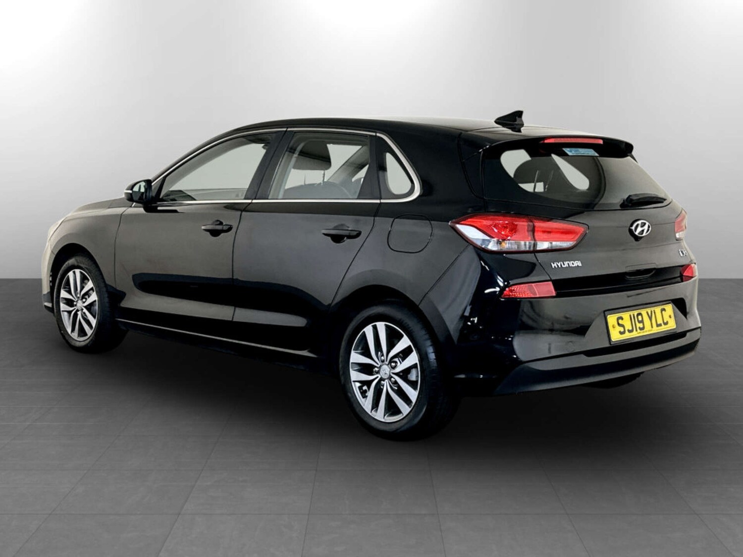 Used Hyundai i30 2019 for sale - 77643228: Photo 8