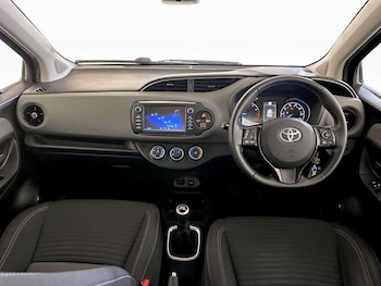 Used Toyota Yaris 2017 for sale - 76266054: Photo 3