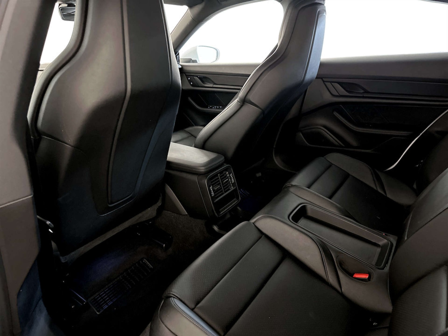 Used Porsche Taycan 2022 for sale - 77259117: Photo 14