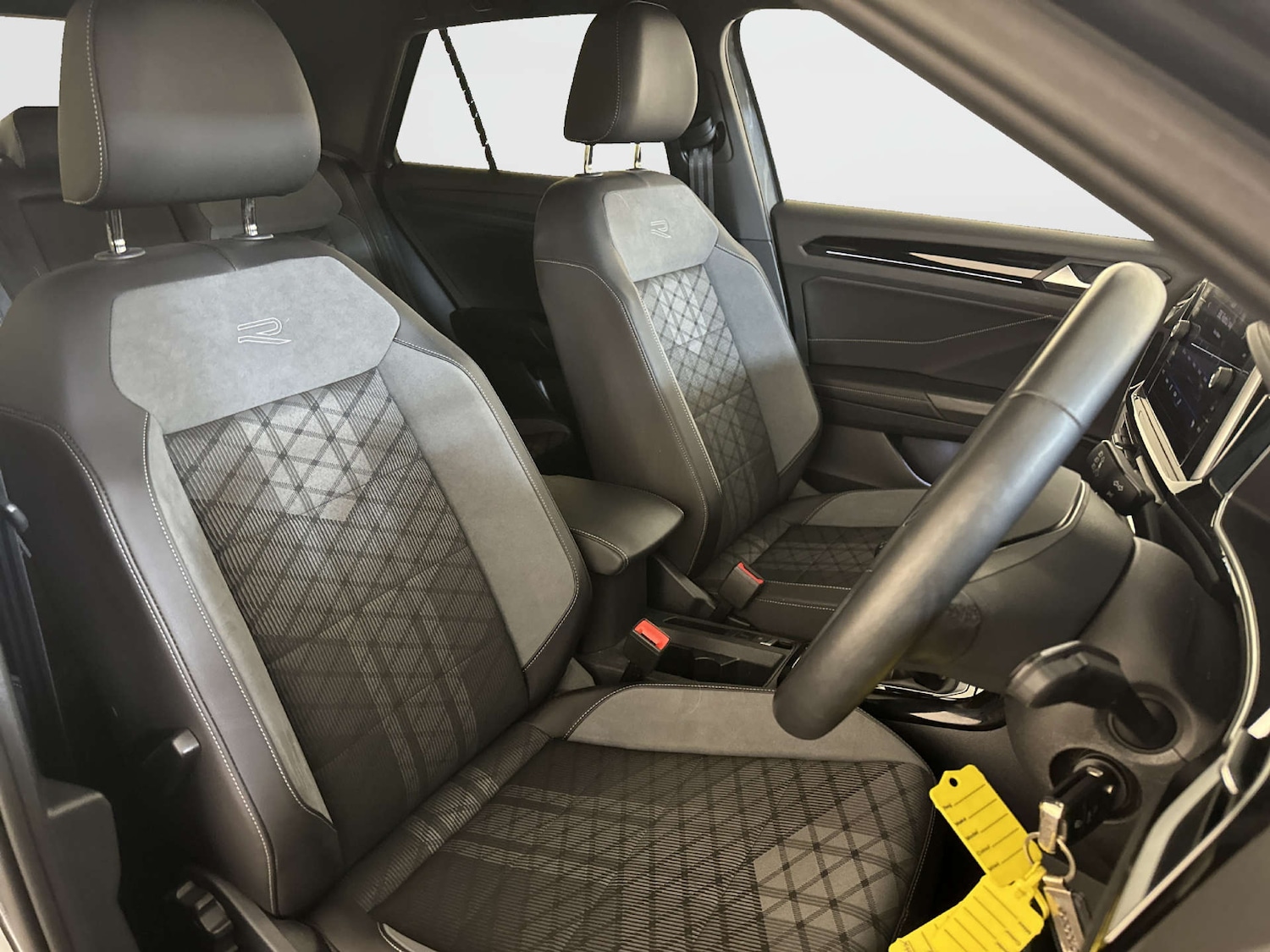 Used Volkswagen T-Roc 2024 for sale - 77905926: Photo 13