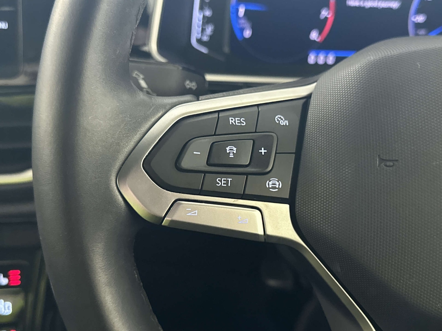 Used Volkswagen T-Roc 2024 for sale - 77905926: Photo 18