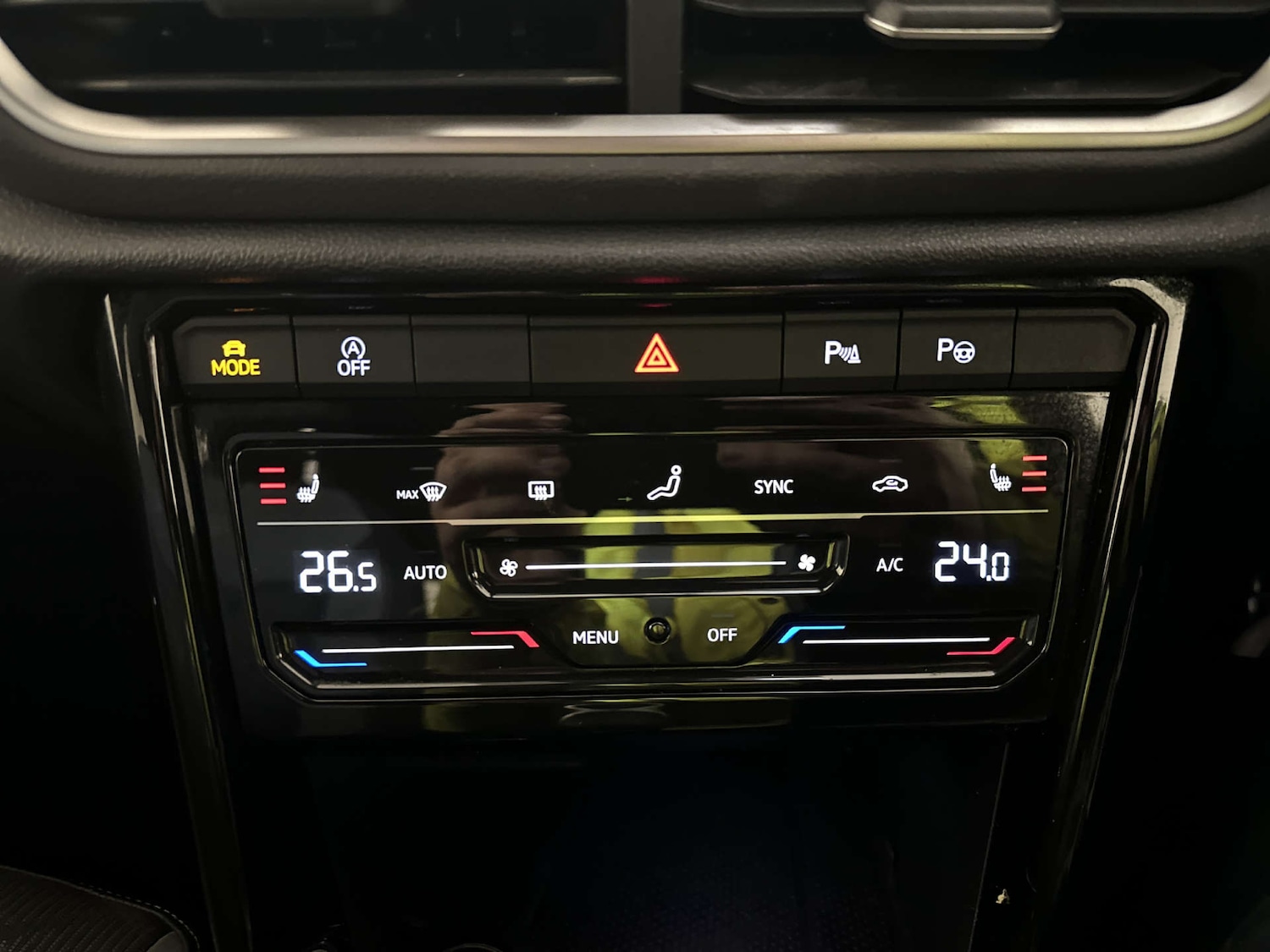 Used Volkswagen T-Roc 2024 for sale - 77905926: Photo 25