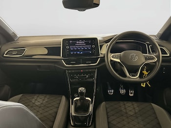 Used Volkswagen T-Roc 2024 for sale - 77905926: Photo