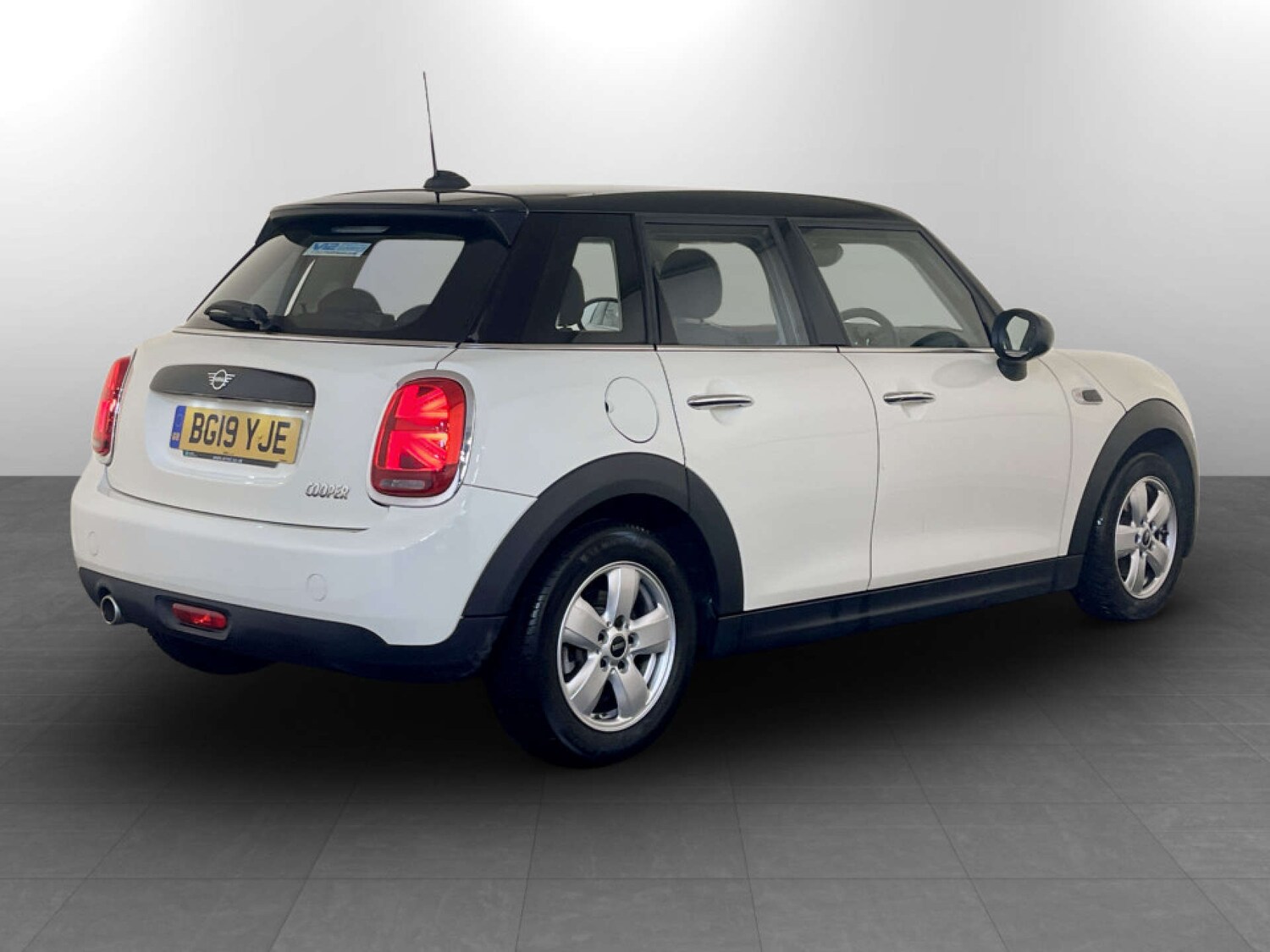 Used MINI Hatch 2019 for sale - 77700909: Photo 10