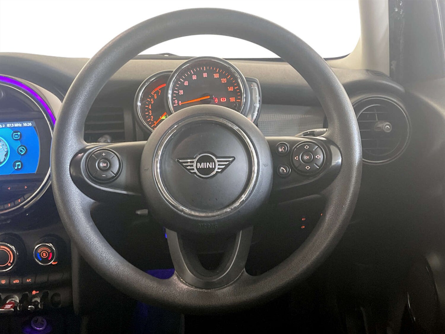 Used MINI Hatch 2019 for sale - 77700909: Photo 16