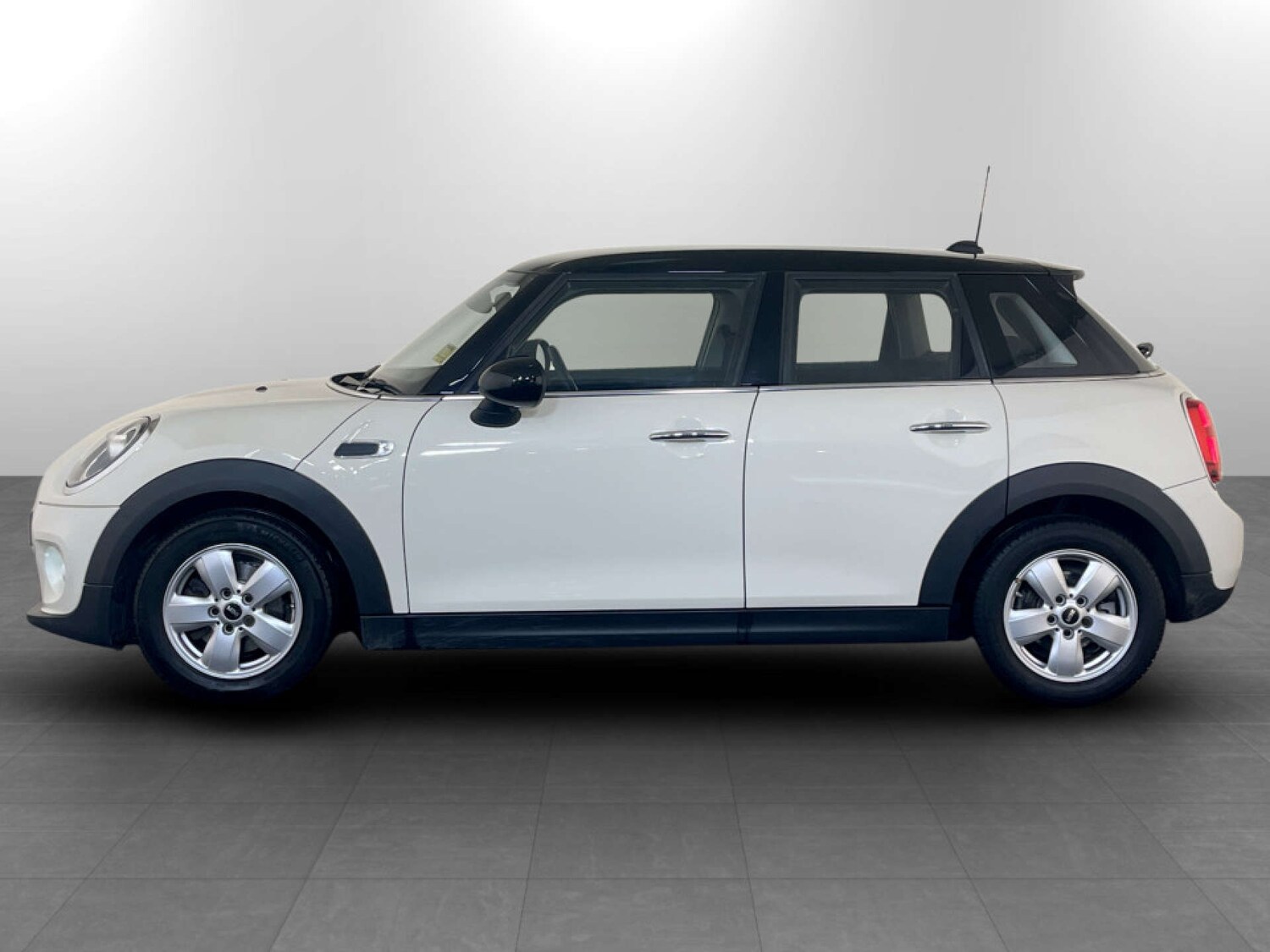 Used MINI Hatch 2019 for sale - 77700909: Photo 7