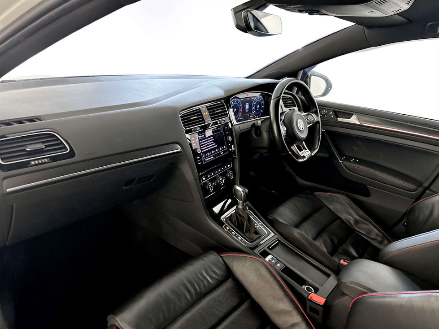 Used Volkswagen Golf 2017 for sale - 77185479: Photo 12