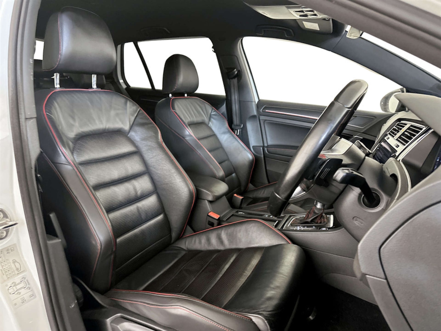 Used Volkswagen Golf 2017 for sale - 77185479: Photo 13