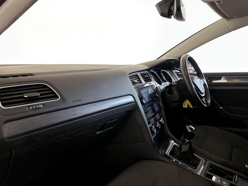 Used Volkswagen Golf 2017 for sale - 76568672: Photo 12