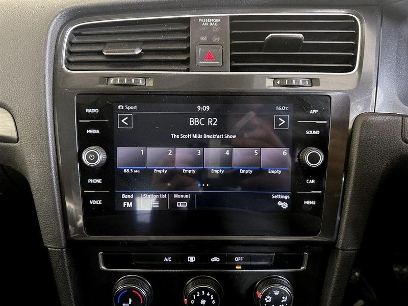 Used Volkswagen Golf 2017 for sale - 76568672: Photo 23