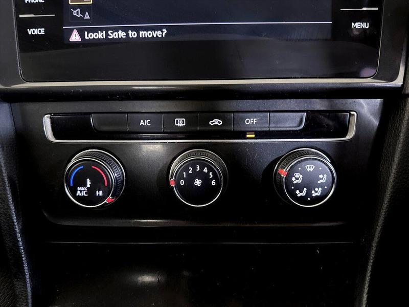 Used Volkswagen Golf 2017 for sale - 76568672: Photo 27