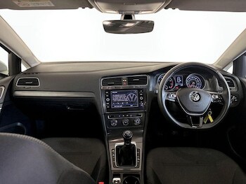 Used Volkswagen Golf 2017 for sale - 76568672: Photo