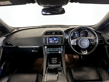 Used Jaguar F-Pace 2018 for sale - 75064032: Photo
