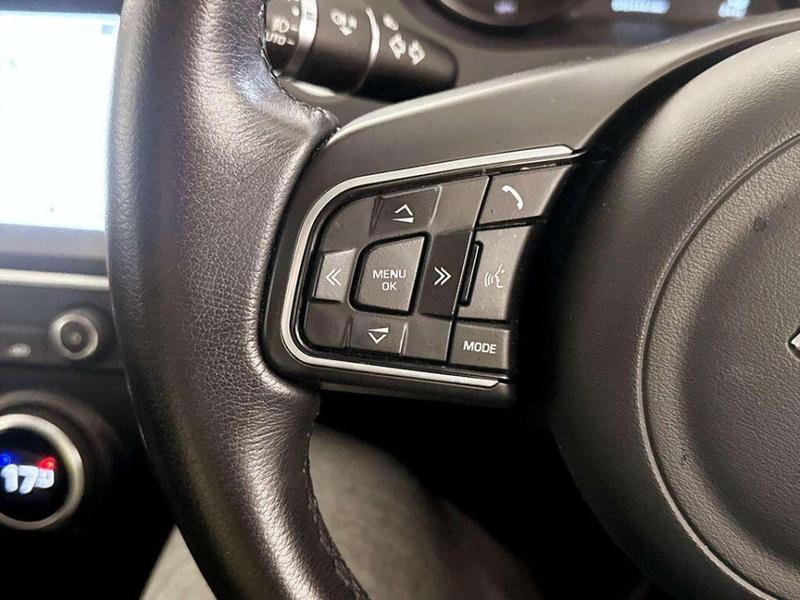 Used Jaguar E-Pace 2019 for sale - 76286899: Photo 17