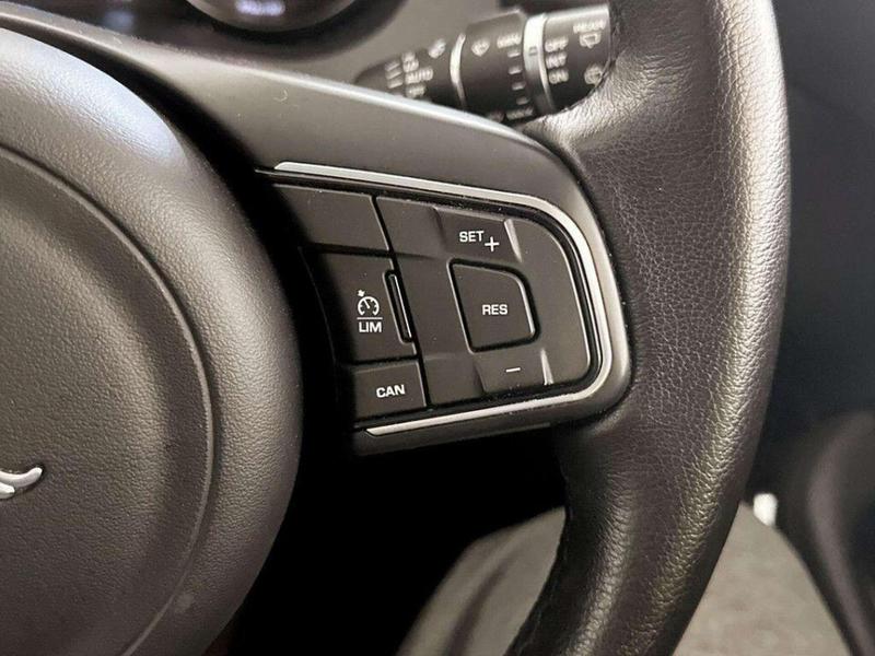 Used Jaguar E-Pace 2019 for sale - 76286899: Photo 19