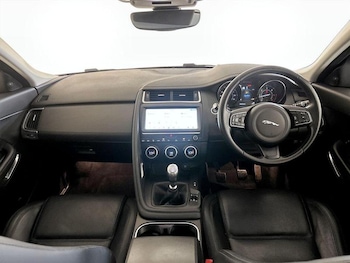 Used Jaguar E-Pace 2019 for sale - 76286899: Photo