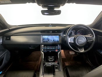 Used Jaguar XF 2018 for sale - 75481641: Photo