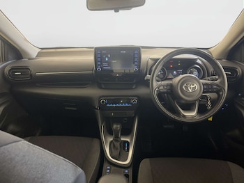 Used Toyota Yaris 2023 for sale - 77915412: Photo