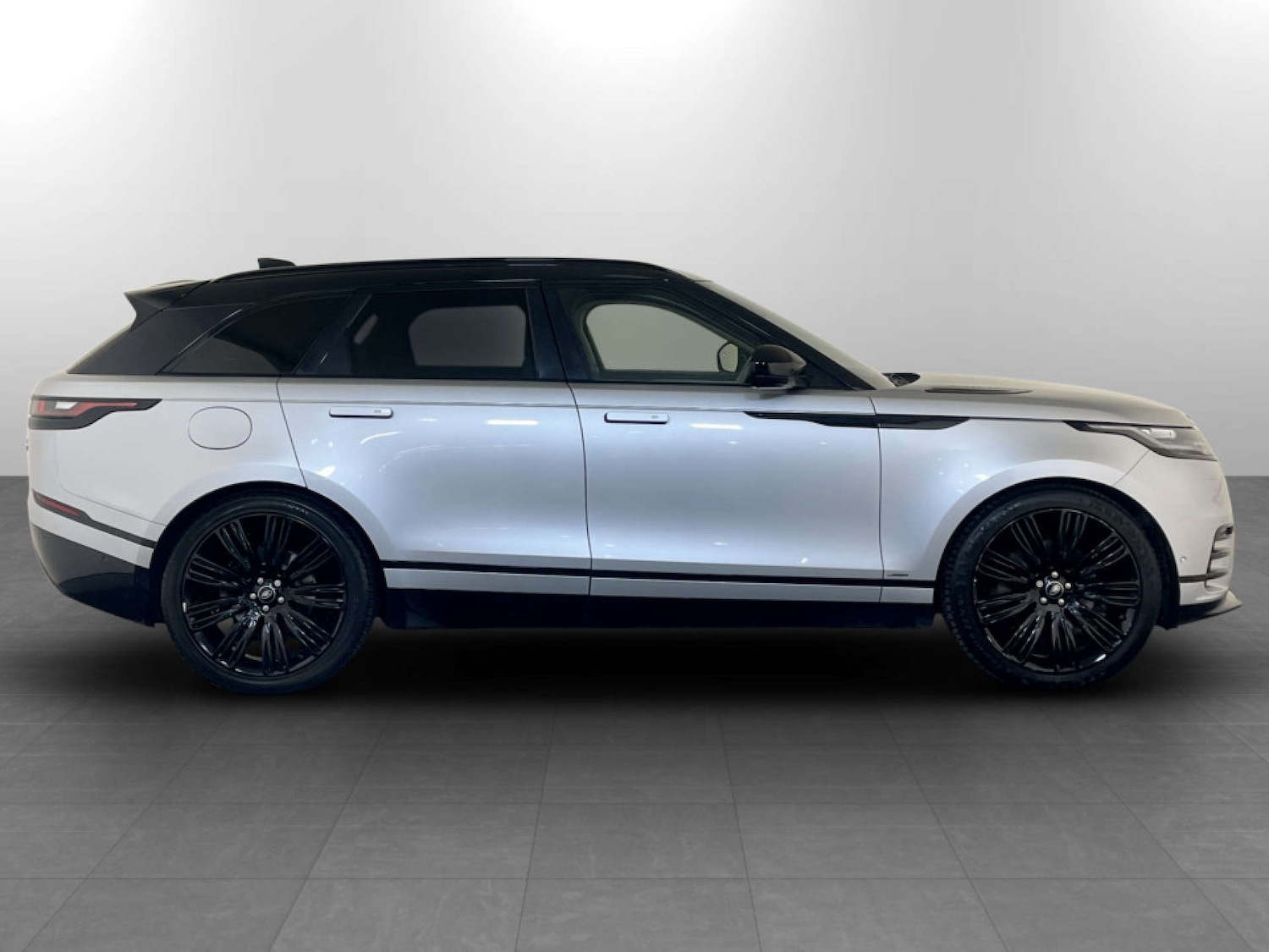 Used Land Rover Range Rover Velar 2018 for sale - 77185470: Photo 11