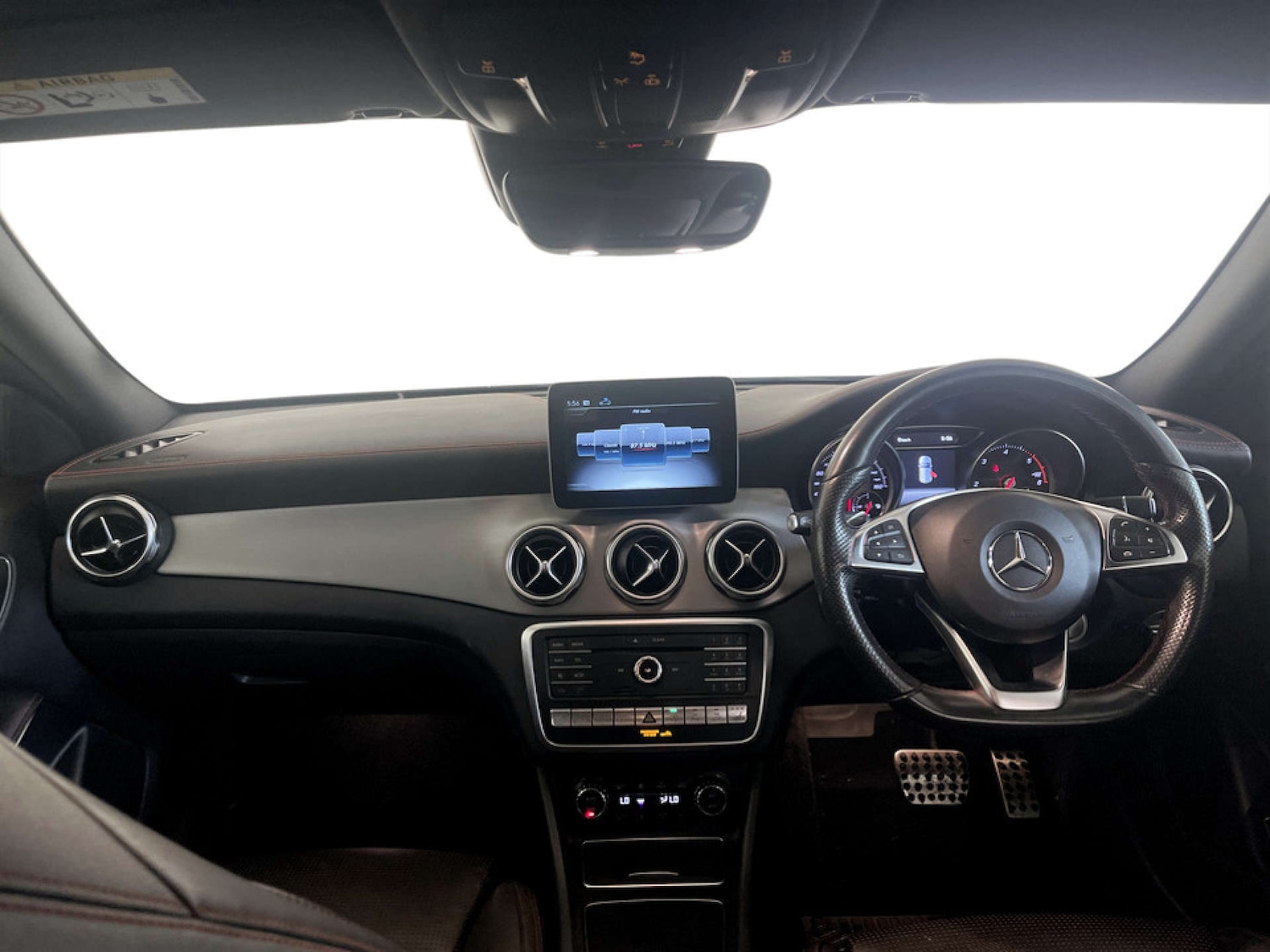 Used Mercedes-Benz GLA 2018 for sale - 77700910: Photo 3