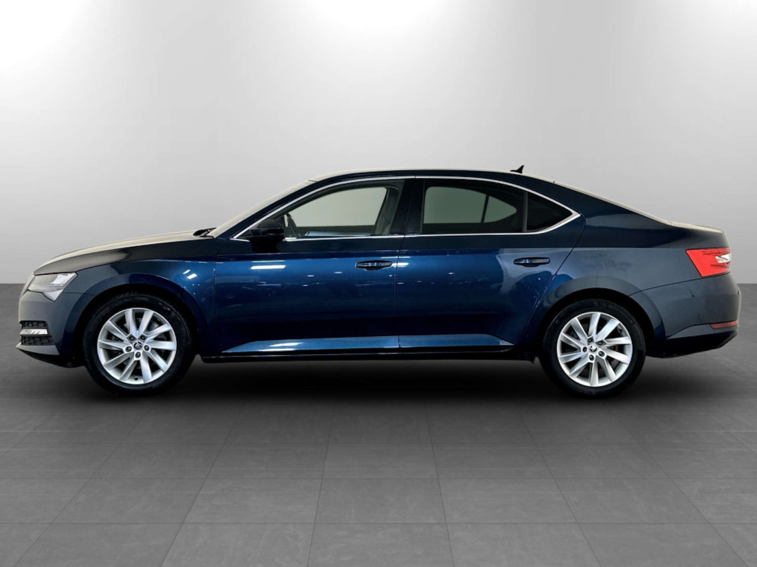 Used Skoda Superb 2023 for sale - 77567818: Photo 7