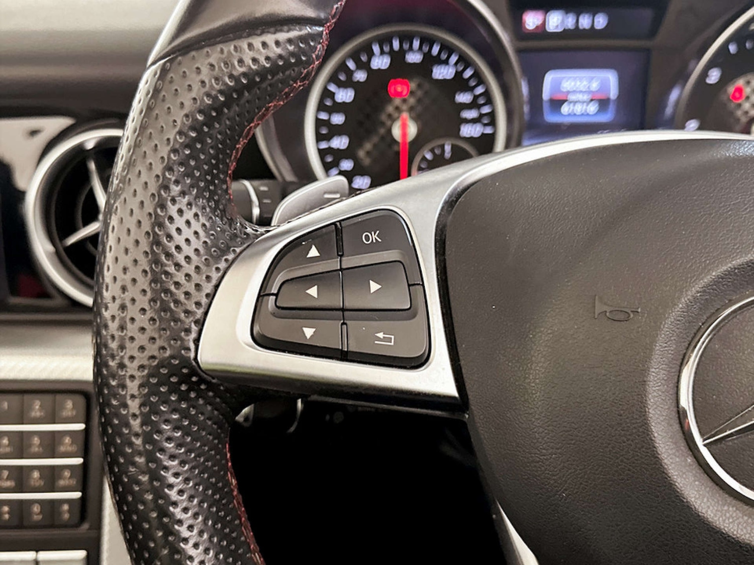 Used Mercedes-Benz SLC 2016 for sale - 77283195: Photo 17