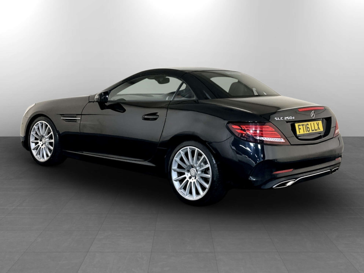 Used Mercedes-Benz SLC 2016 for sale - 77283195: Photo 8