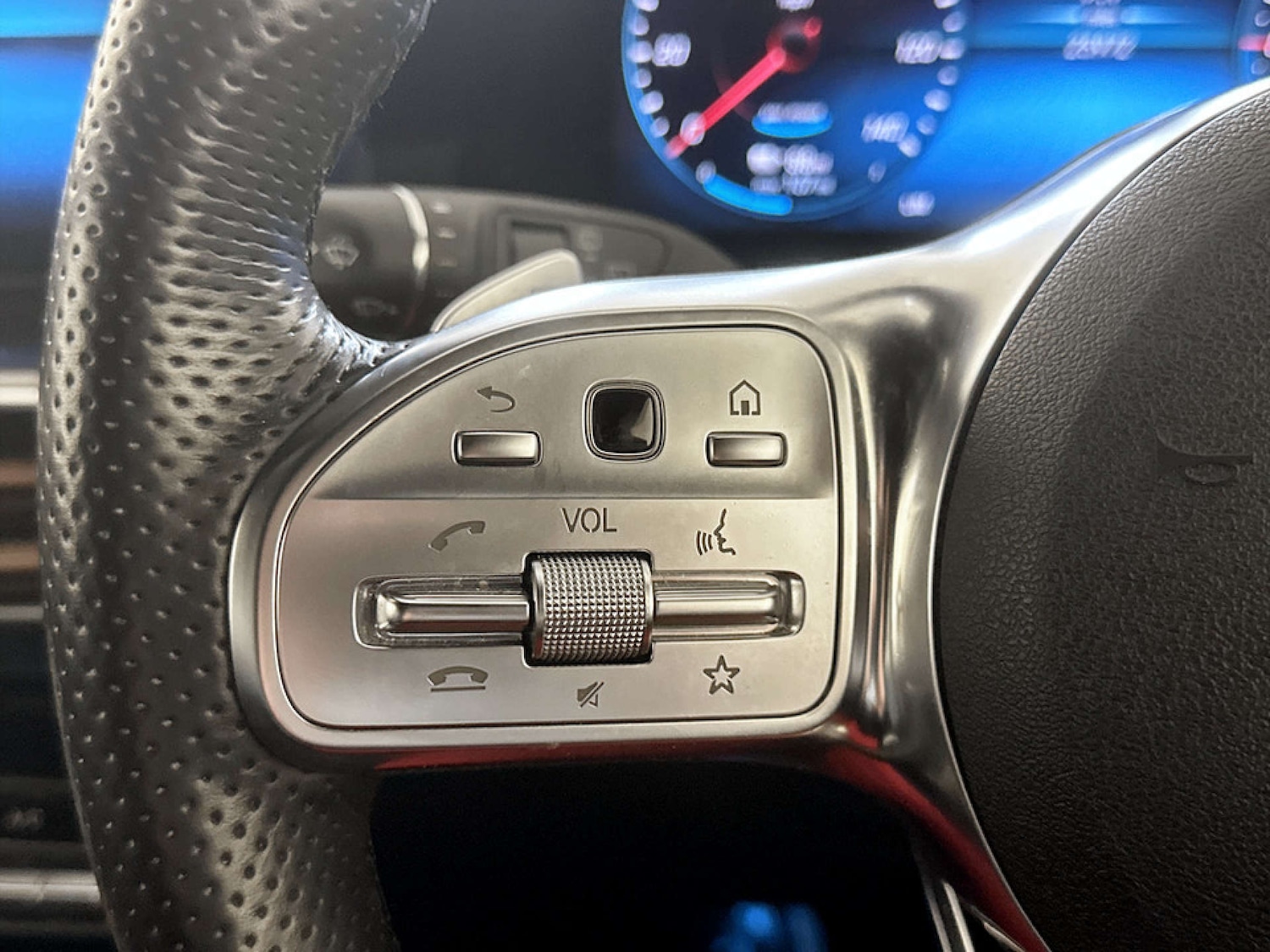 Used Mercedes-Benz EQC 2023 for sale - 77762330: Photo 18