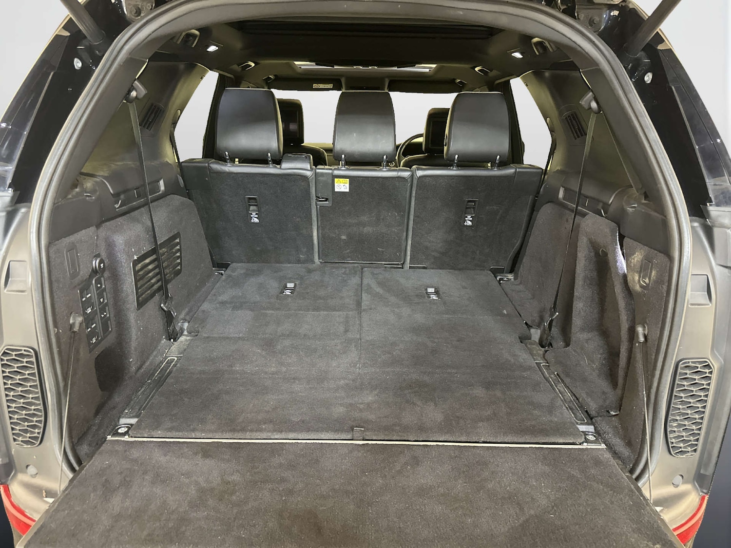 Used Land Rover Discovery 2019 for sale - 77845575: Photo 17