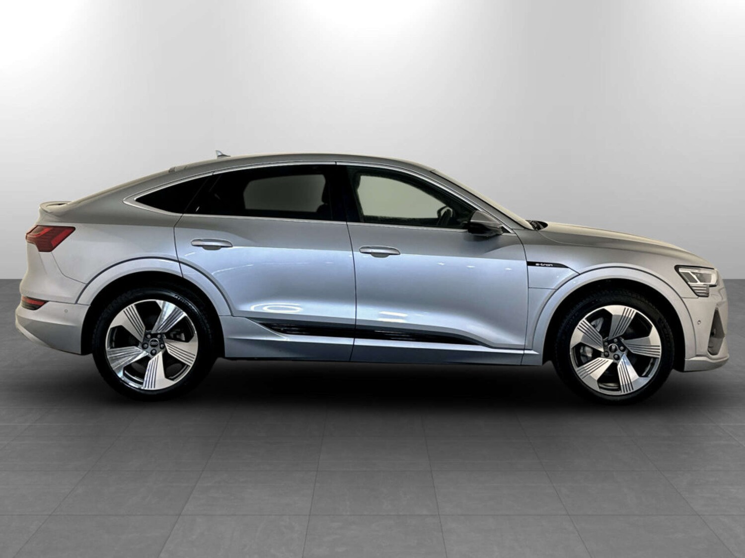 Used Audi e-tron 2022 for sale - 77845604: Photo 11