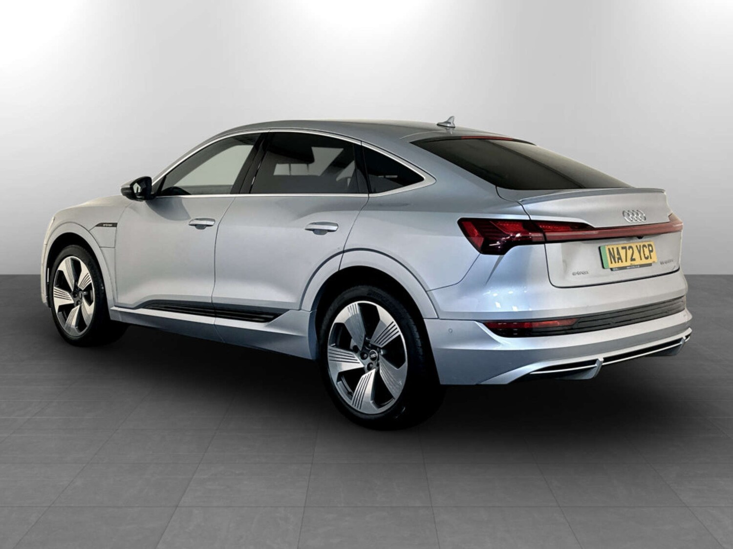 Used Audi e-tron 2022 for sale - 77845604: Photo 8
