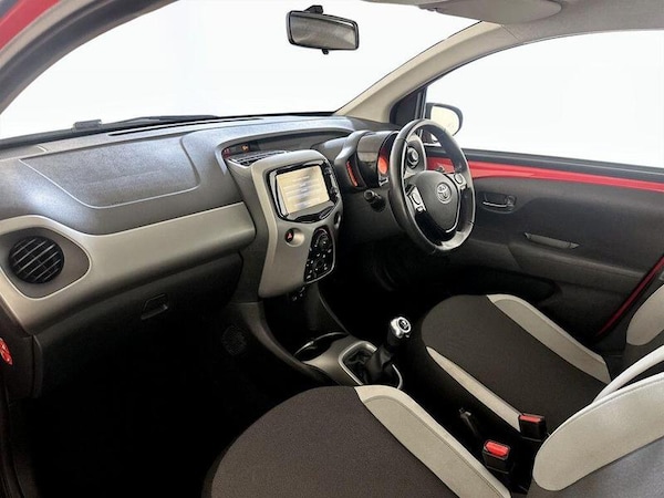 Used Toyota AYGO 2018 for sale - 76209395: Photo 12