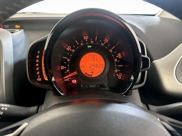 Used Toyota AYGO 2018 for sale - 76209395: Photo 18