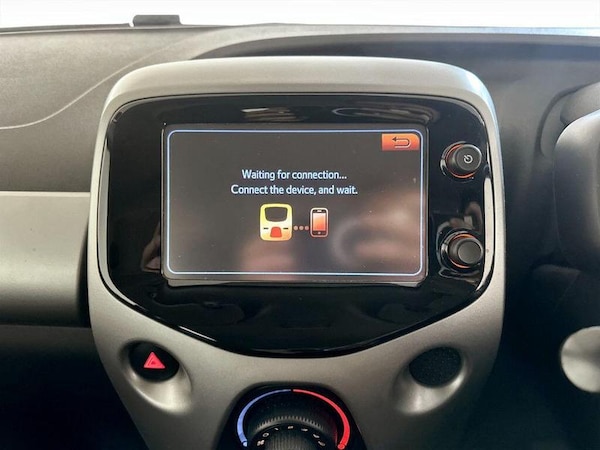 Used Toyota AYGO 2018 for sale - 76209395: Photo 23