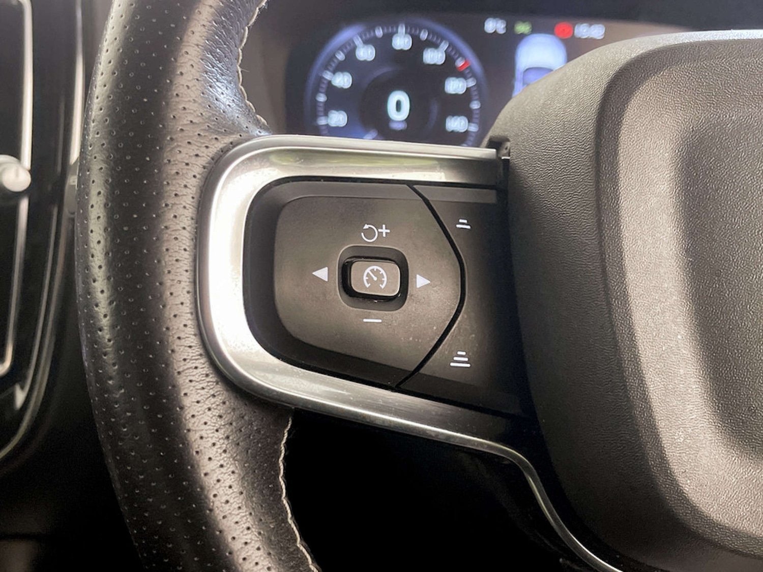 Used Volvo XC40 2021 for sale - 77617101: Photo 17