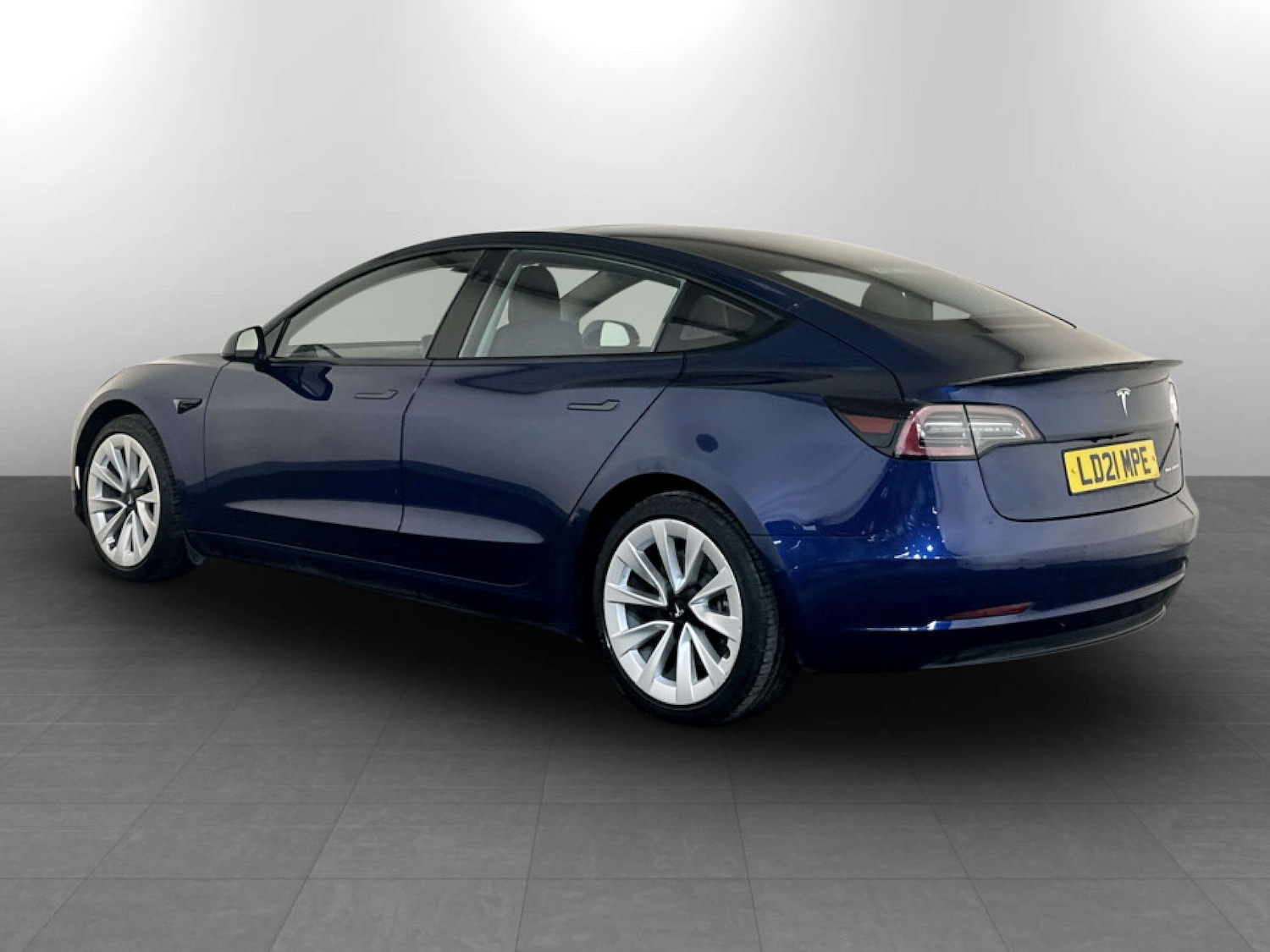 Used Tesla Model 3 2021 for sale - 77581113: Photo 8
