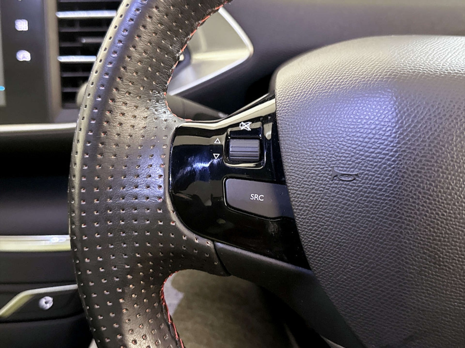 Used Peugeot 308 2018 for sale - 77408934: Photo 18