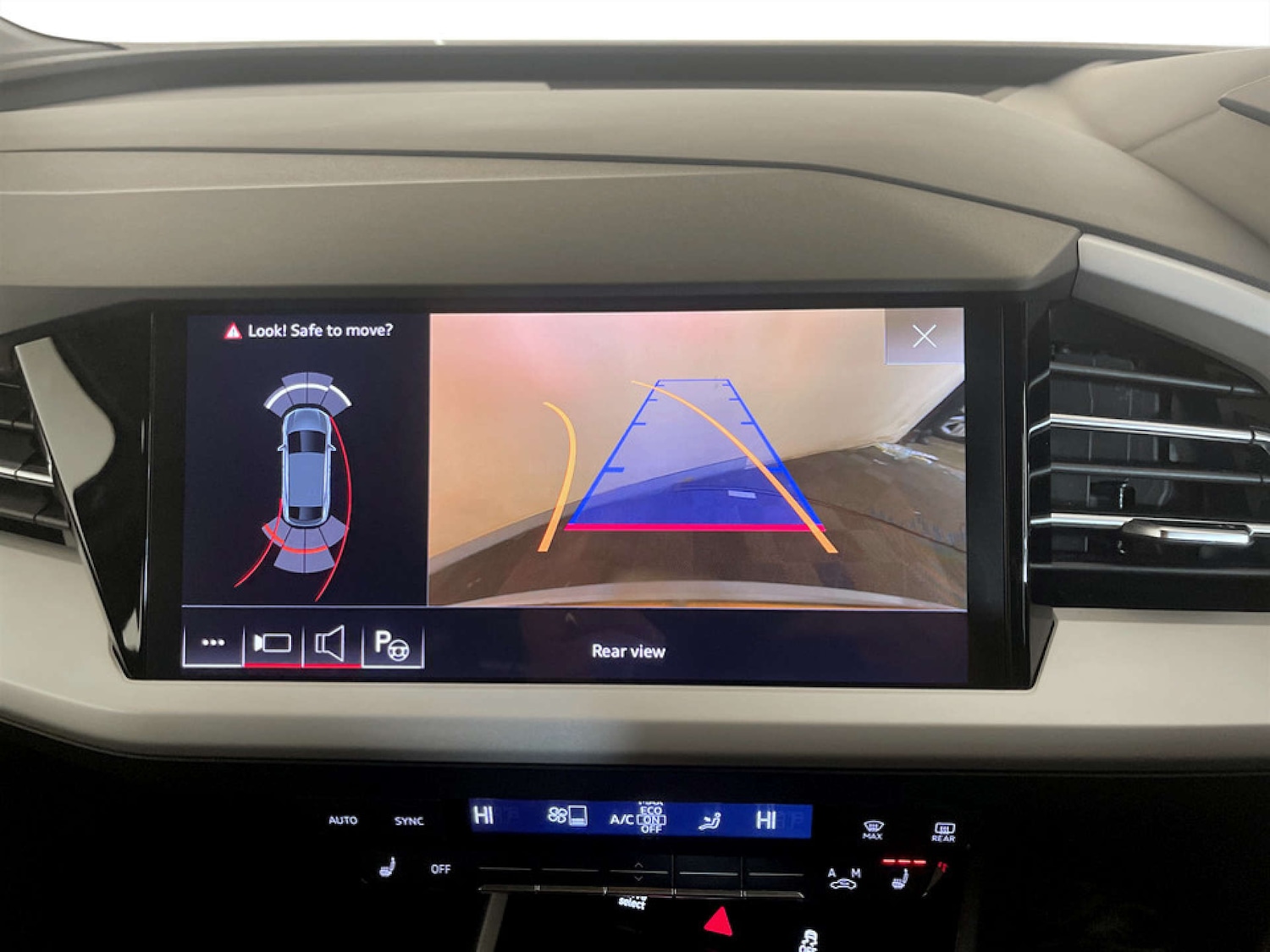 Used Audi Q4 e-tron 2023 for sale - 77581137: Photo 21