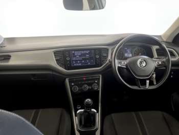 Used Volkswagen T-Roc 2021 for sale - 74050723: Photo