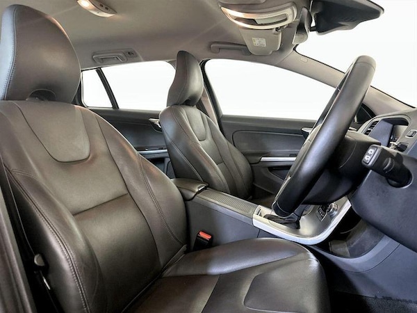 Used Volvo V60 2017 for sale - 76234749: Photo 14