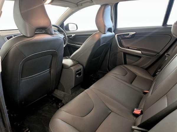 Used Volvo V60 2017 for sale - 76234749: Photo 15