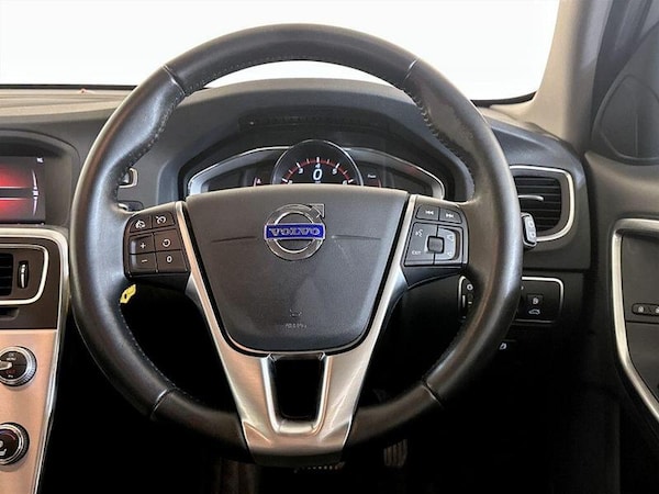 Used Volvo V60 2017 for sale - 76234749: Photo 17