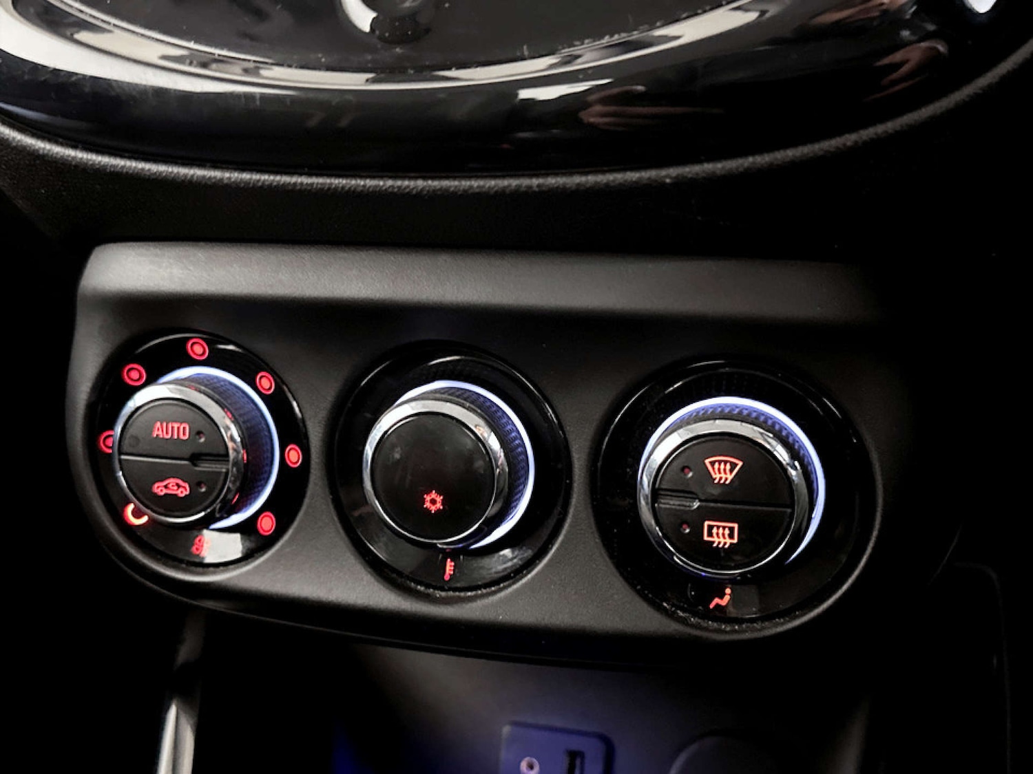 Used Vauxhall ADAM 2014 for sale - 77688307: Photo 23