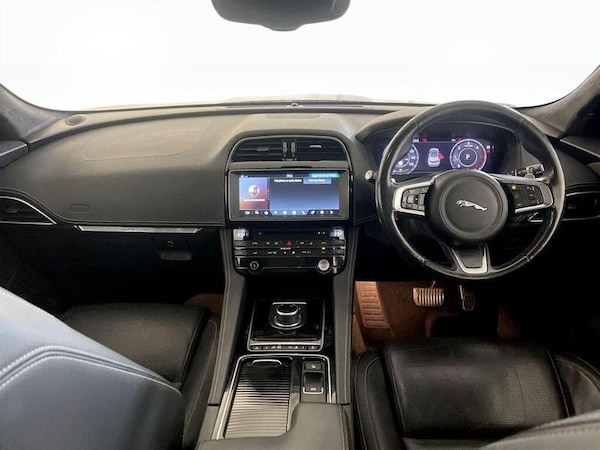 Used Jaguar F-Pace 2020 for sale - 76234754: Photo 3