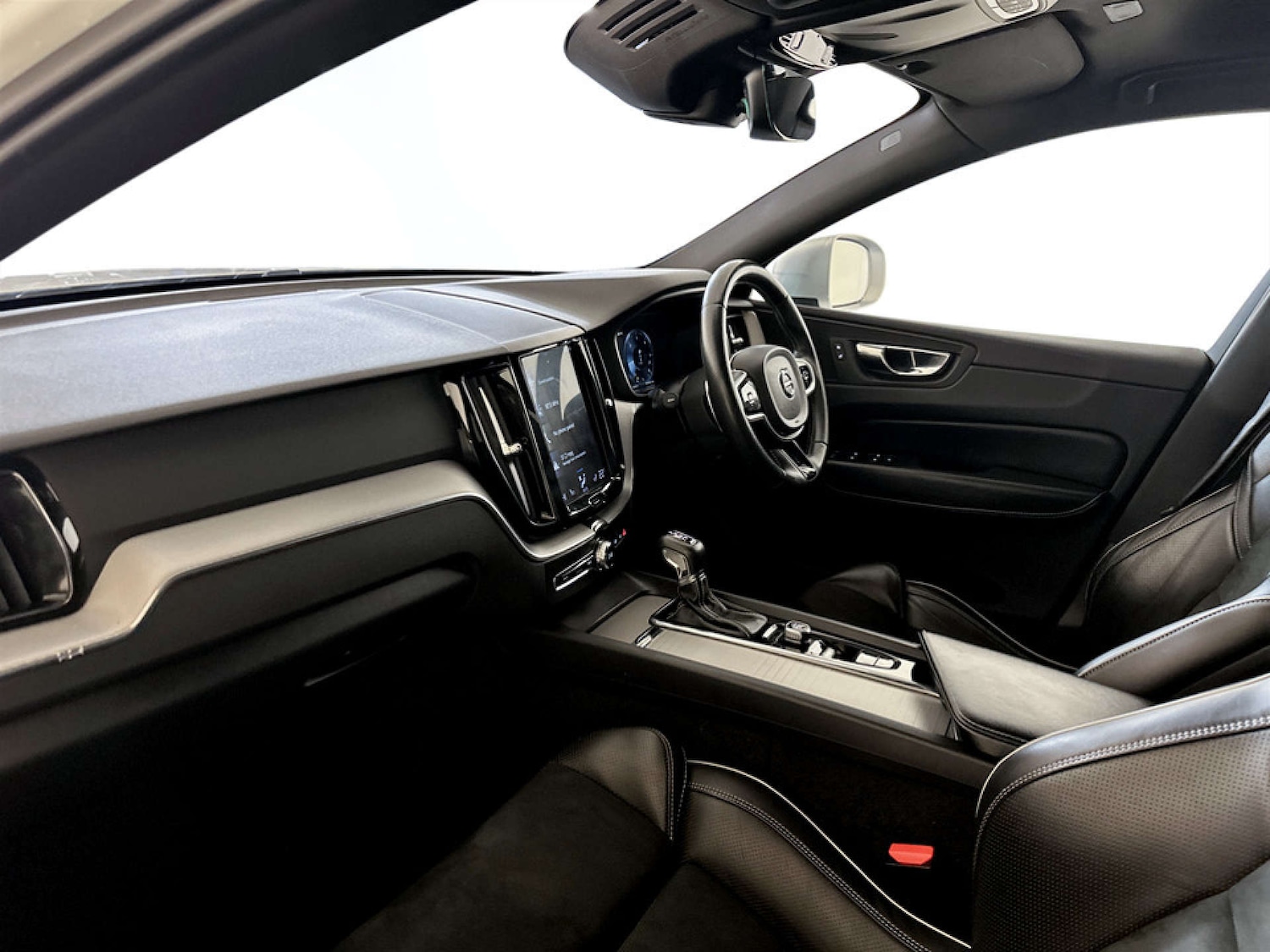 Used Volvo XC60 2018 for sale - 77185463: Photo 12