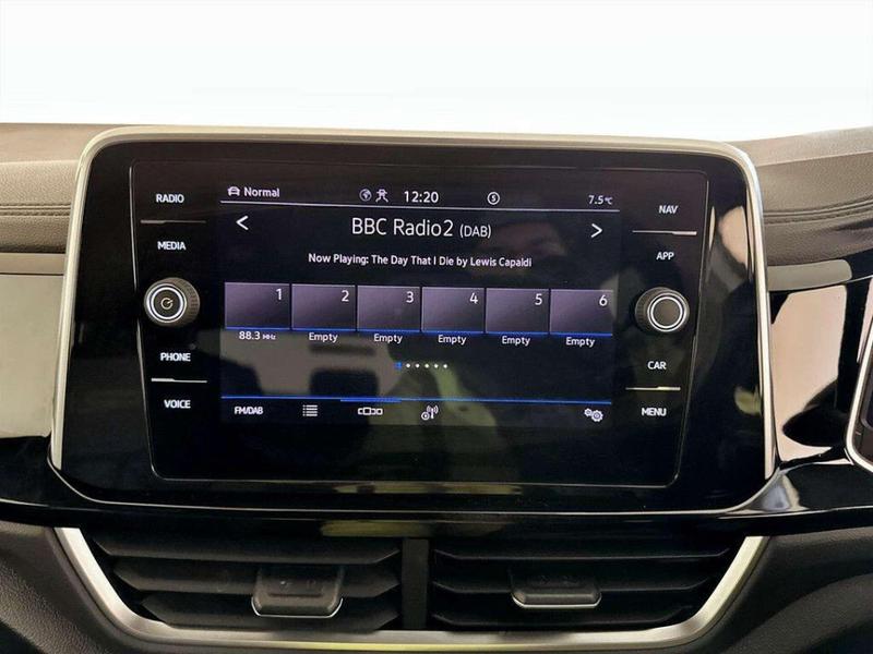 Used Volkswagen T-Roc for sale - 76819180: Photo 24